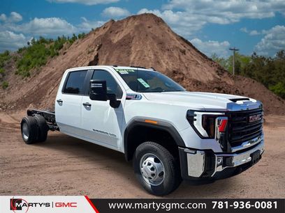 New 2026 GMC Sierra 3500 Pro w/ Convenience Package