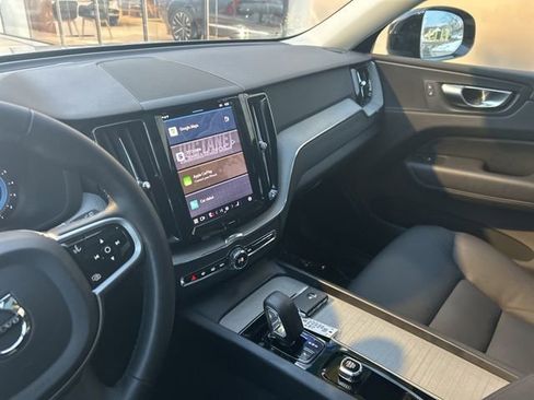 Certified 2025 Volvo XC60 B5 Plus image 19