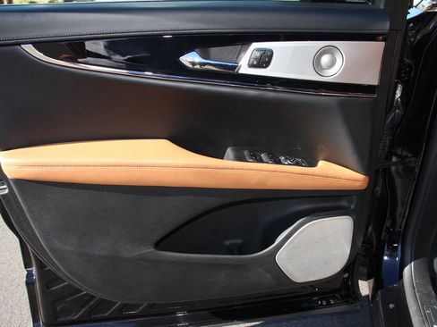 Certified 2023 Lincoln Nautilus Black Label w/ Class II Trailer Tow Package image 17