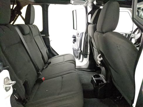 Used 2018 Jeep Wrangler Unlimited Sport S AWD/4WD image 19
