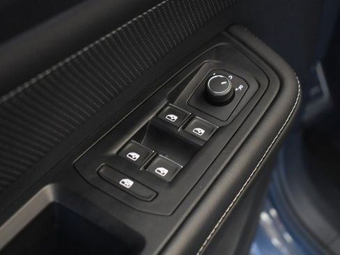 Used 2024 Volkswagen Atlas Cross Sport SEL R-Line AWD/4WD image 28