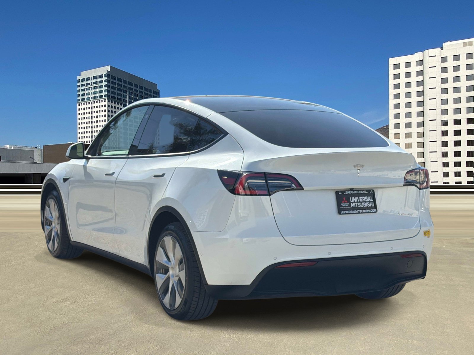 Used 2021 Tesla Model Y Long Range AWD/4WD image 3