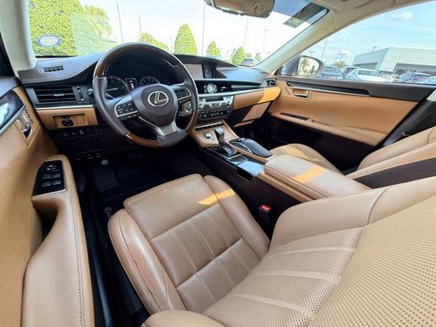 Used 2018 Lexus ES 350 w/ Ultra Luxury Package image 20