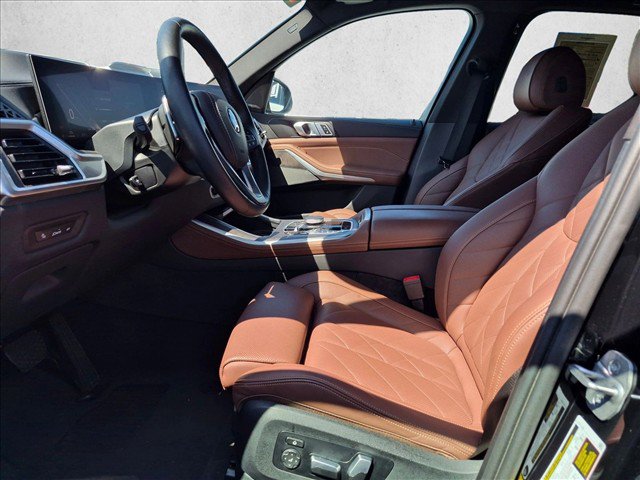 Used 2024 BMW X5 xDrive40i w/ Parking Assistance Package AWD/4WD image 18