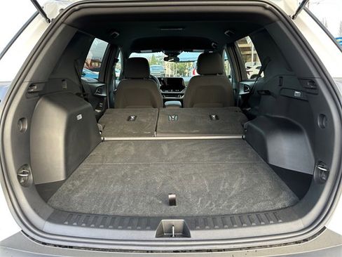 Used 2025 Chevrolet Equinox LT image 30