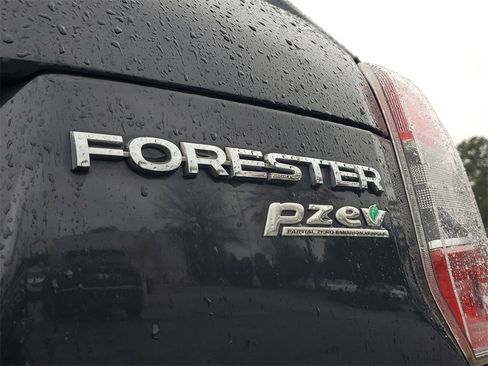 Used 2016 Subaru Forester 2.5i Limited image 9