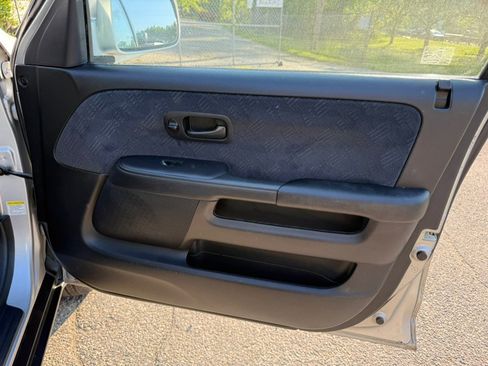 Used 2005 Honda CR-V EX image 26