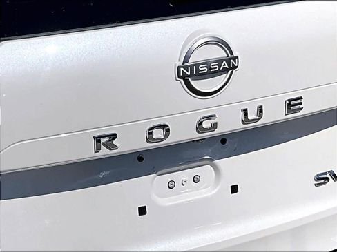 Certified 2023 Nissan Rogue SV w/ SV Premium B Package AWD/4WD image 28