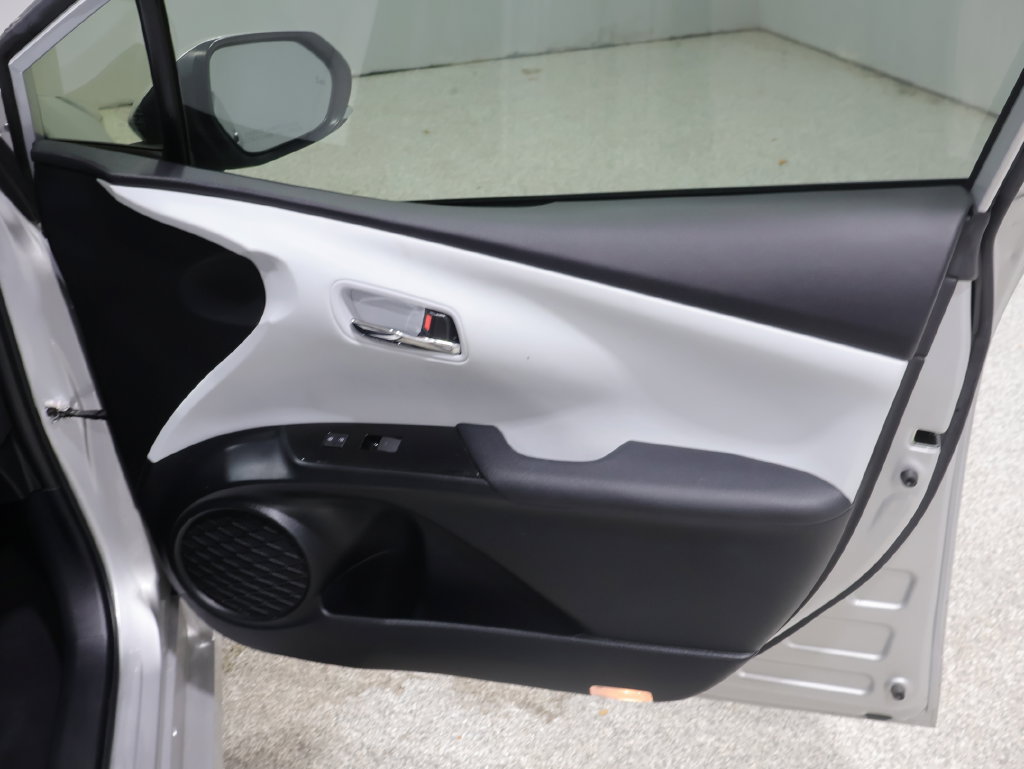 Used 2021 Toyota Prius Limited FWD image 27