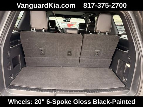 Used 2020 Ford Expedition XLT w/ Equipment Group 202A RWD image 28