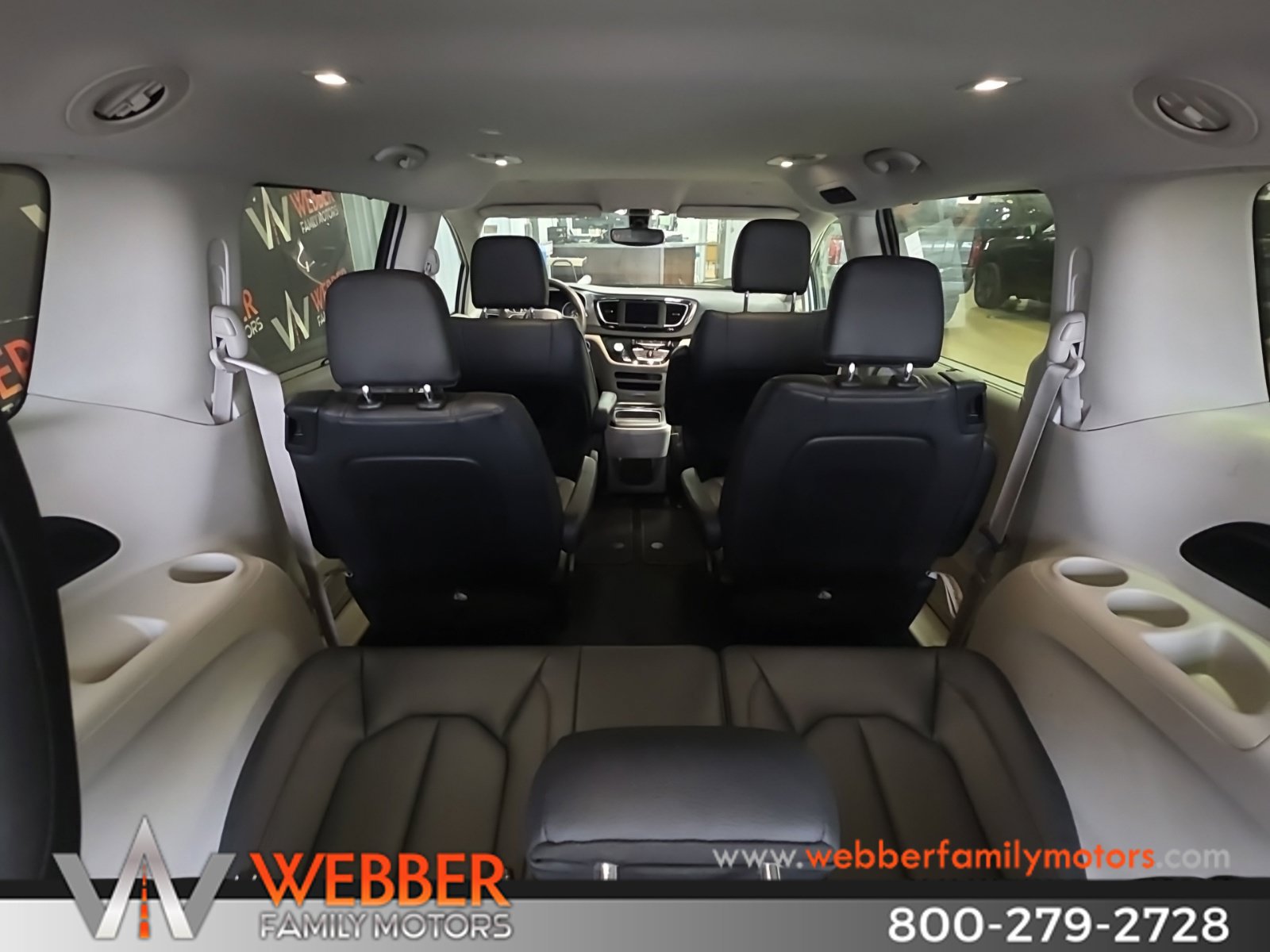 Used 2020 Chrysler Pacifica Touring-L FWD image 9