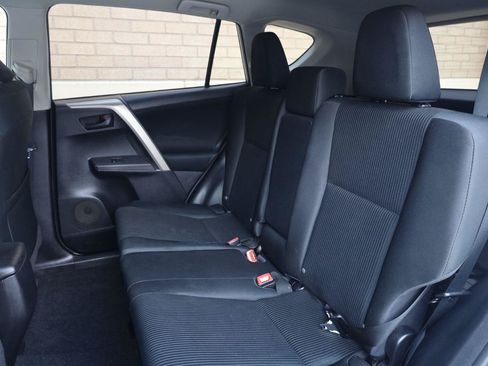 Used 2015 Toyota RAV4 LE FWD image 21