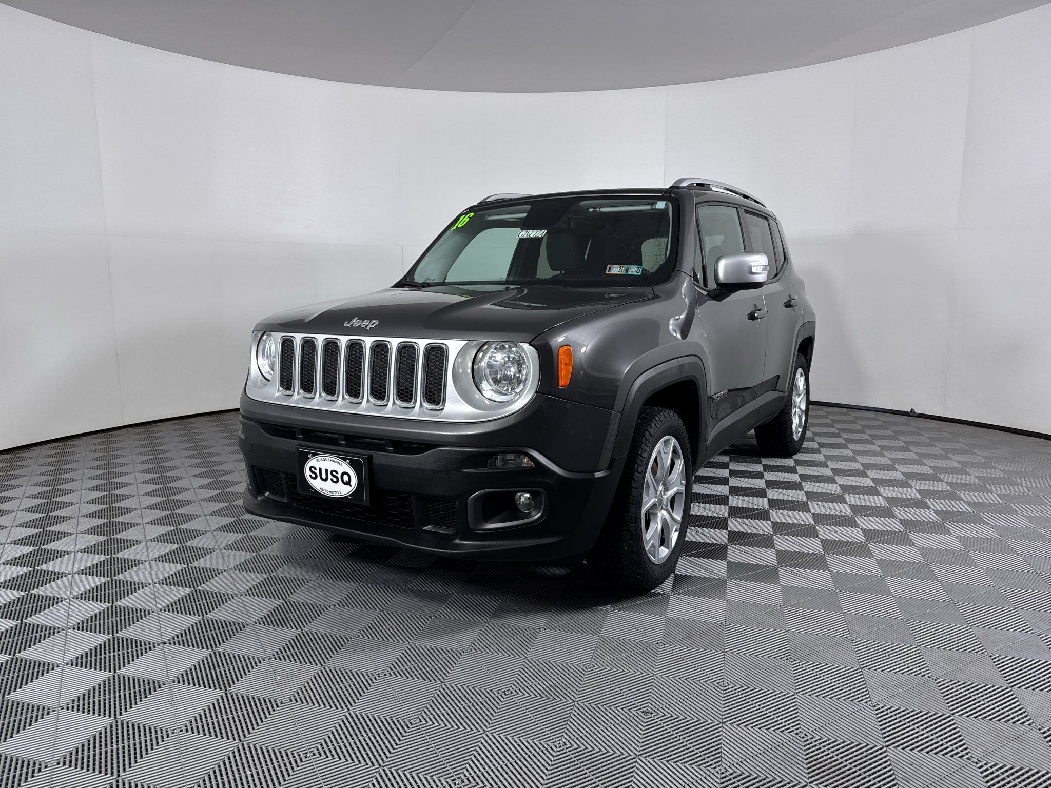 Used 2016 Jeep Renegade Limited w/ Safety & Security Group AWD/4WD image 18