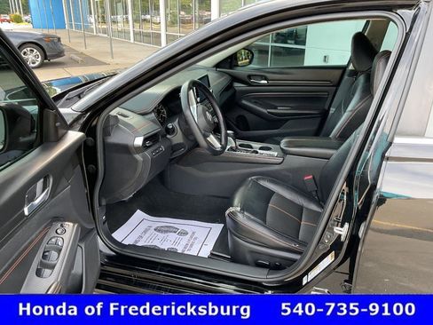 Used 2021 Nissan Altima 2.5 SR w/ SR Premium Package AWD/4WD image 25