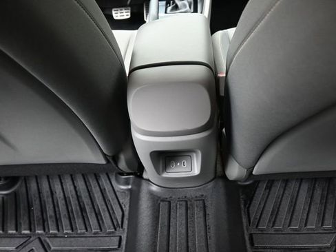 Used 2025 Hyundai Elantra Sport image 29