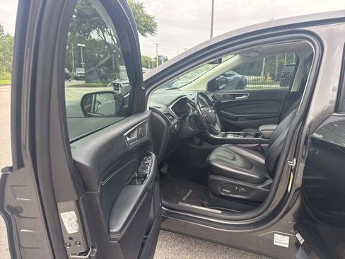 Used 2019 Ford Edge Titanium w/ Equipment Group 301A FWD image 13