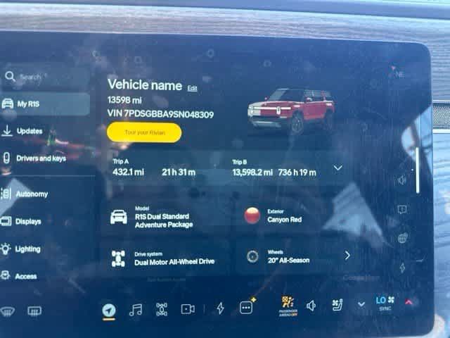 Used 2025 Rivian R1S Adventure Dual AWD/4WD image 15