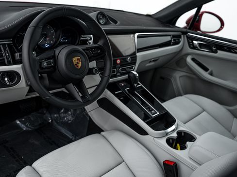 New 2026 Porsche Macan S AWD/4WD image 4
