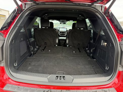 Used 2025 Ford Explorer ST-Line AWD/4WD image 13