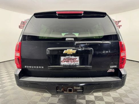Used 2007 Chevrolet Suburban LTZ w/ LTZ Preferred Equipment Group AWD/4WD image 6
