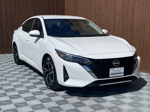 Used 2025 Nissan Sentra SV image 5