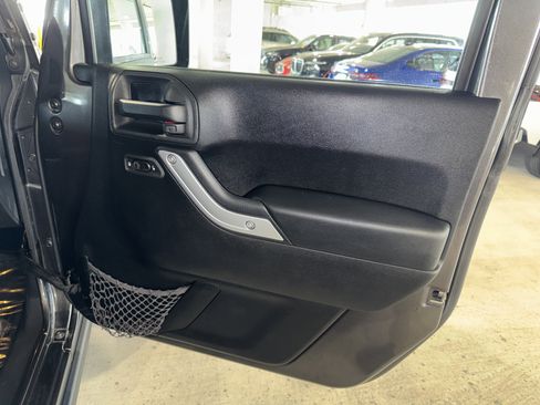 Used 2014 Jeep Wrangler Sahara w/ Connectivity Group image 9