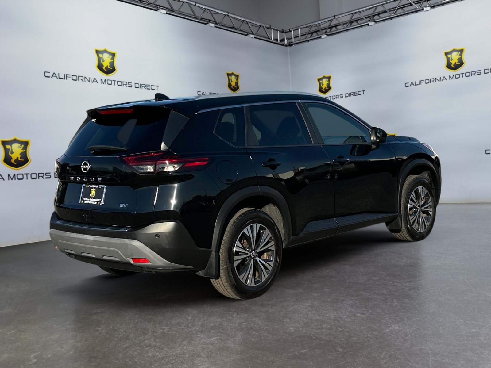Used 2023 Nissan Rogue SV w/ SV Premium B Package FWD image 5
