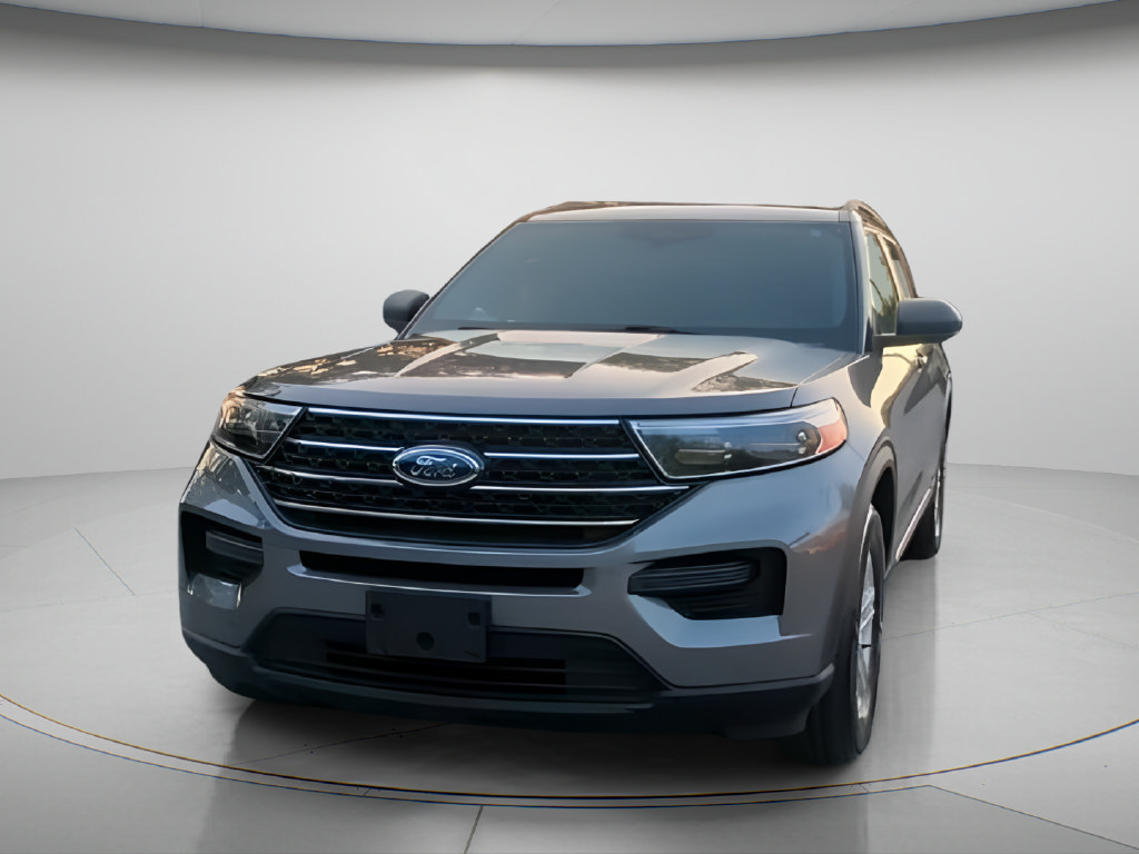 Used 2023 Ford Explorer XLT AWD/4WD image 8