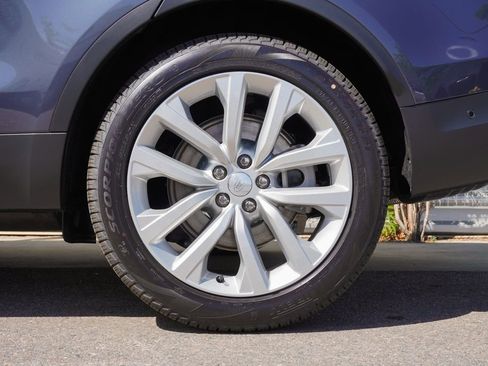 New 2026 Land Rover Discovery S AWD/4WD image 32