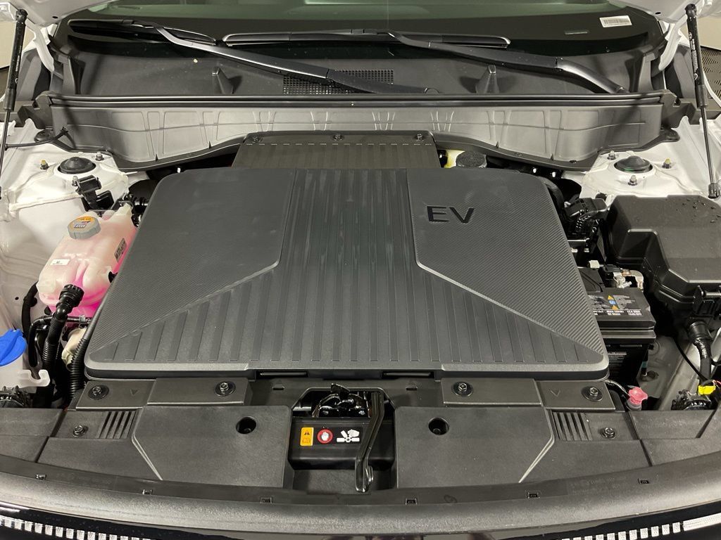 New 2025 Hyundai Kona SEL FWD image 8