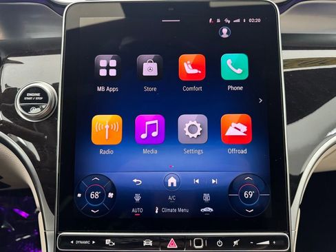 Used 2025 Mercedes-Benz GLC 300 4MATIC image 25