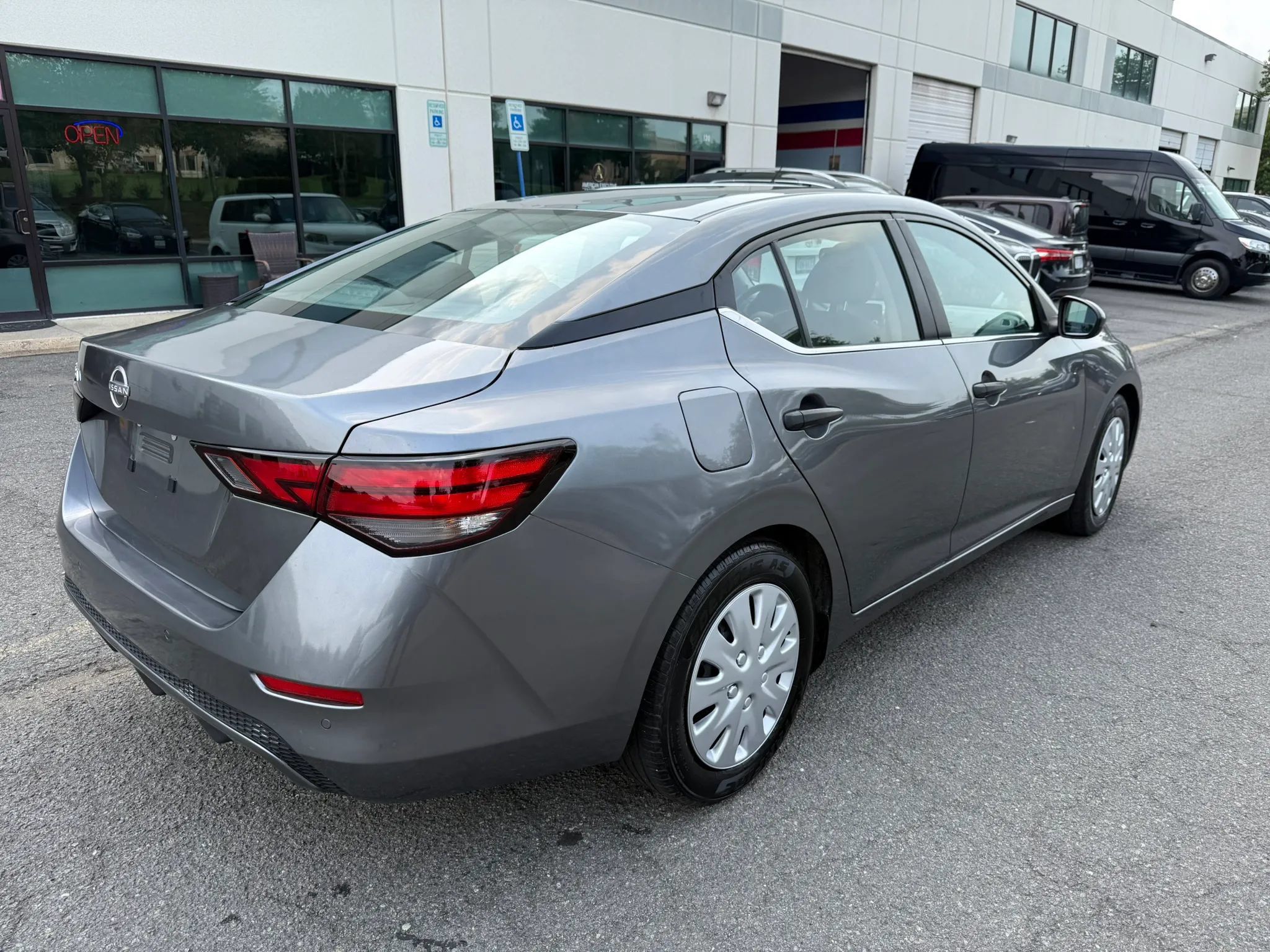 Used 2024 Nissan Sentra S FWD image 4