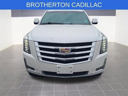 Used 2016 Cadillac Escalade Premium image 2
