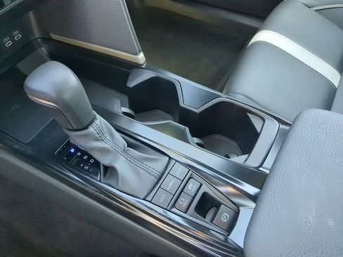 Used 2025 Toyota Camry SE image 24