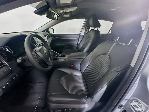 Used 2024 Toyota Camry SE image 13