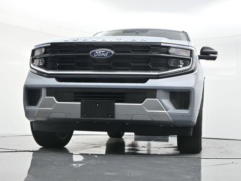 Used 2025 Ford Expedition Platinum w/ Driver's Package AWD/4WD image 46
