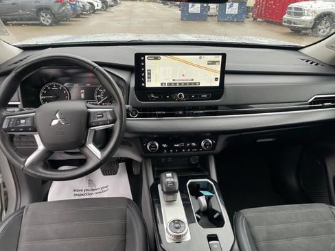 Used 2025 Mitsubishi Outlander SE AWD/4WD image 23