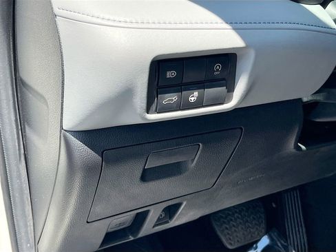 Used 2023 Toyota Highlander Limited AWD/4WD image 10