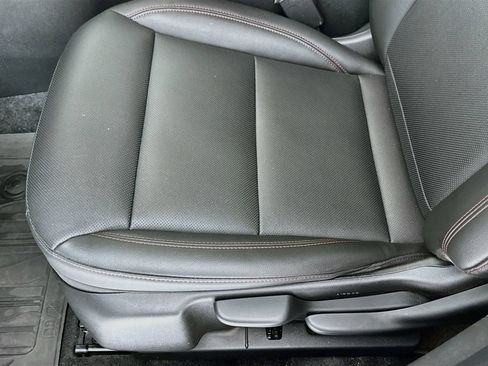 Used 2024 Chevrolet Trax RS w/ Sunroof Package FWD image 19