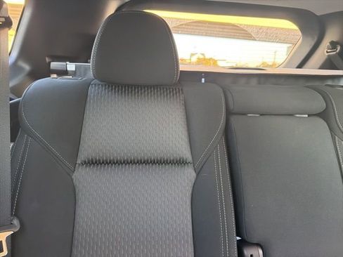 Used 2025 Mitsubishi Outlander ES image 12