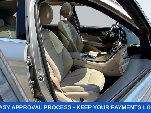 Used 2019 Mercedes-Benz GLC 300 4MATIC w/ Premium Package image 36