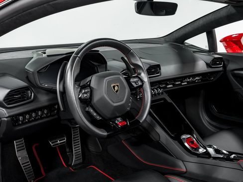 Used 2020 Lamborghini Huracan EVO AWD/4WD image 12