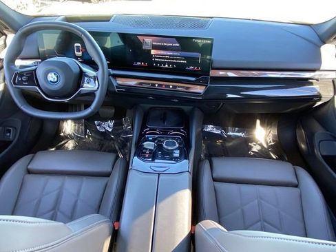 Certified 2025 BMW i5 eDrive40i w/ Premium Package image 17