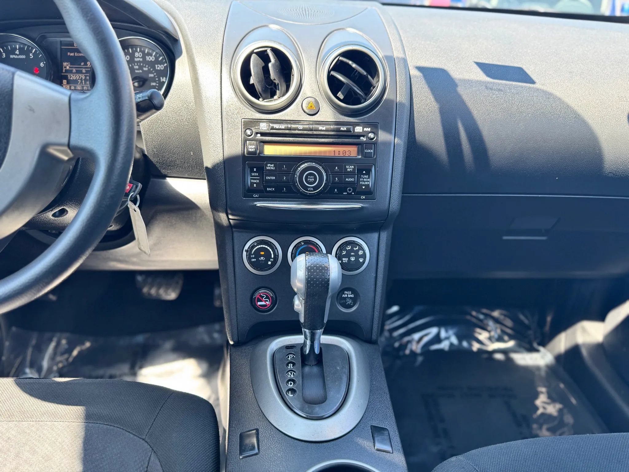 Used 2015 Nissan Rogue S FWD image 18