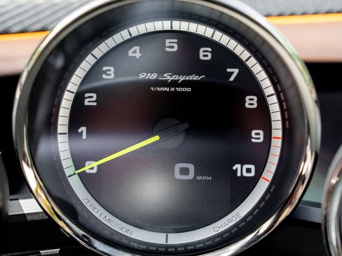 Used 2015 Porsche 918 Spyder AWD/4WD image 37