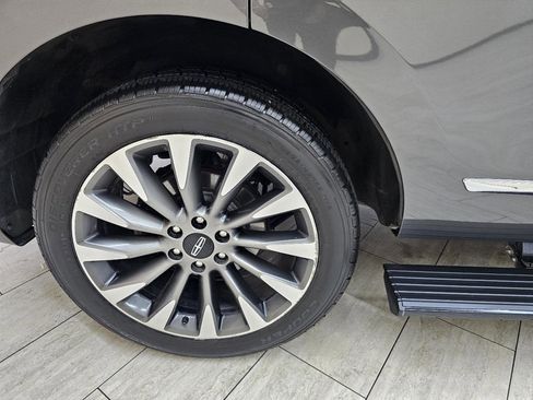 Used 2018 Lincoln Navigator Select w/ Technology Package image 43