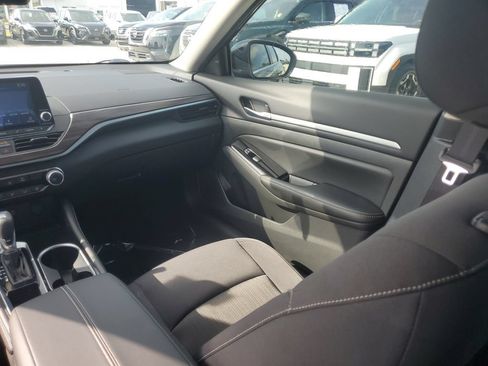 Certified 2023 Nissan Altima 2.5 SV FWD image 22