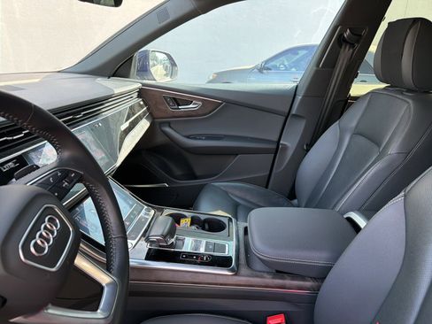 Used 2019 Audi Q8 Premium Plus w/ Premium Plus image 6