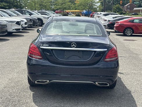 Used 2017 Mercedes-Benz C 300 Sedan image 4