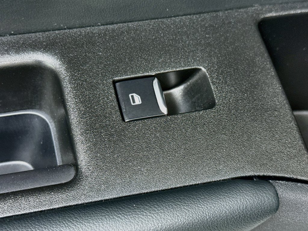 Used 2025 Ford Explorer ST-Line RWD image 39